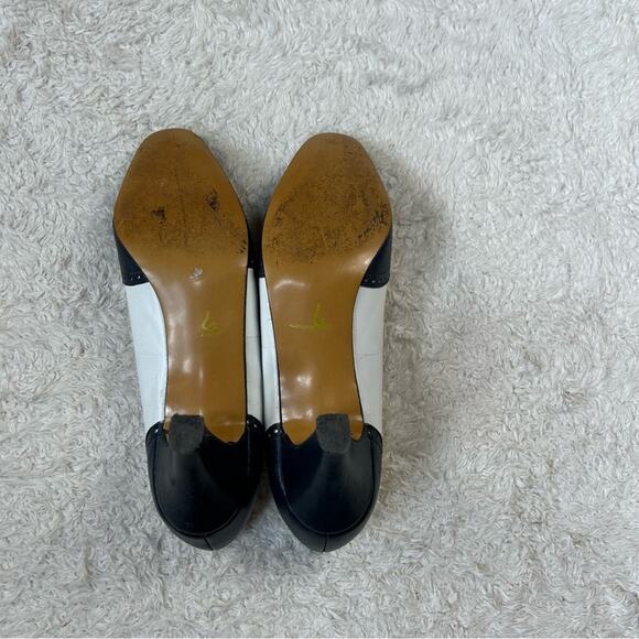 Vintage Naturalizer leather white and navy saddle shoe pumps, size 6 AA narrow - Picture 7 of 10